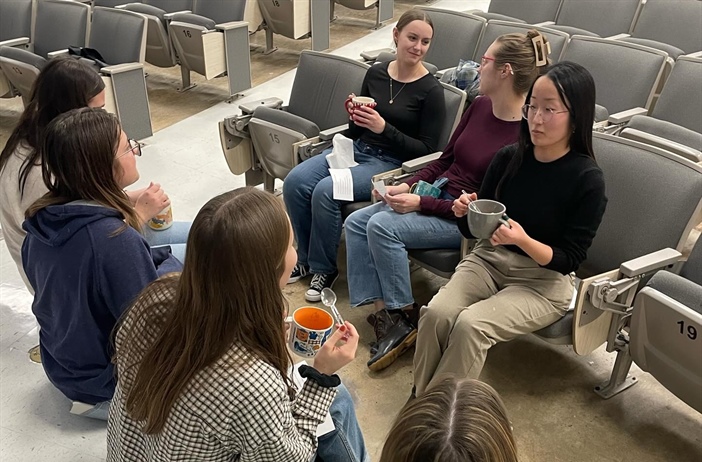 The implementation and impact of chapter peer mentor programs